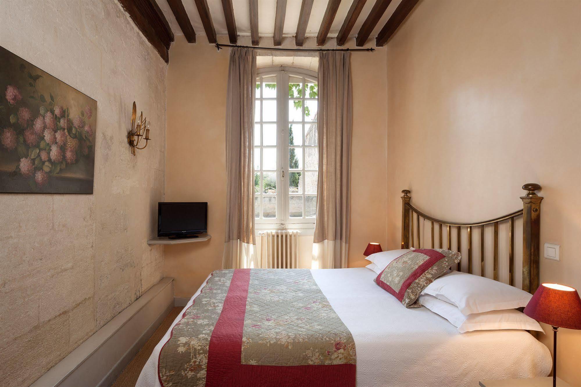 Hotel De L'Atelier Villeneuve-les-Avignon Exterior photo