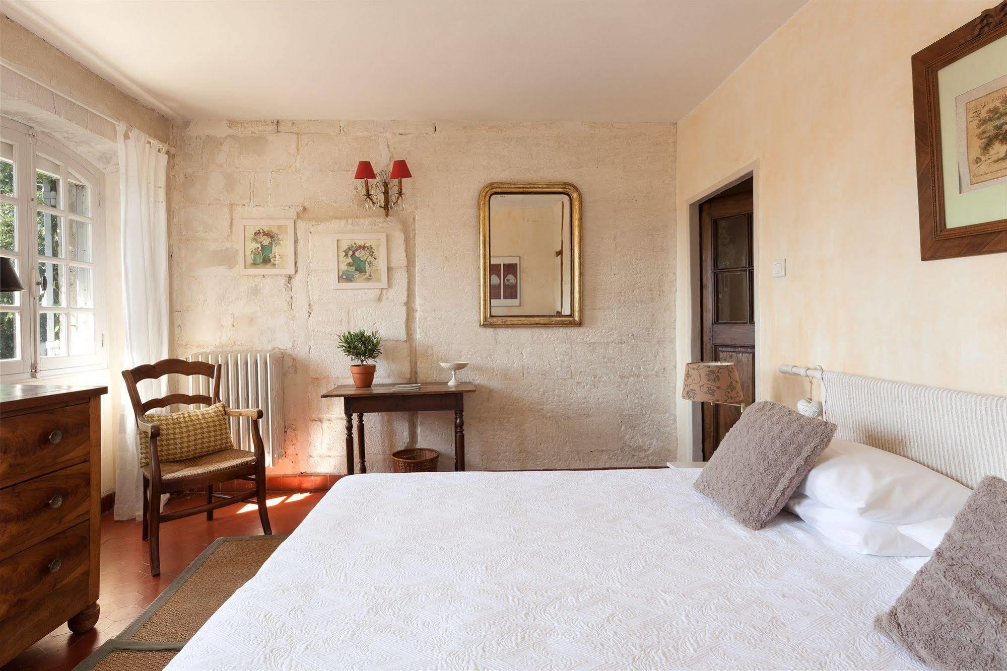Hotel De L'Atelier Villeneuve-les-Avignon Exterior photo