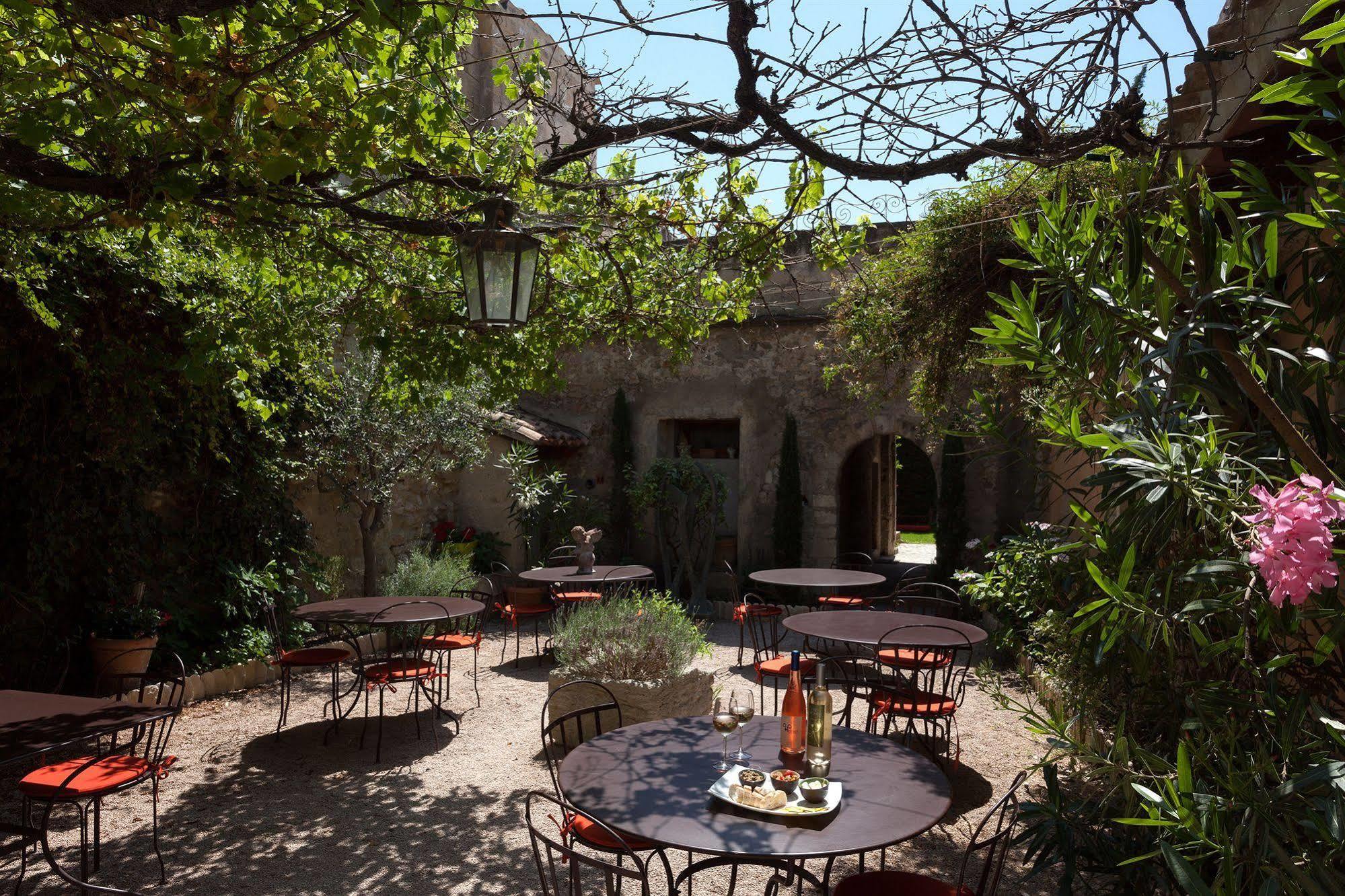 Hotel De L'Atelier Villeneuve-les-Avignon Exterior photo